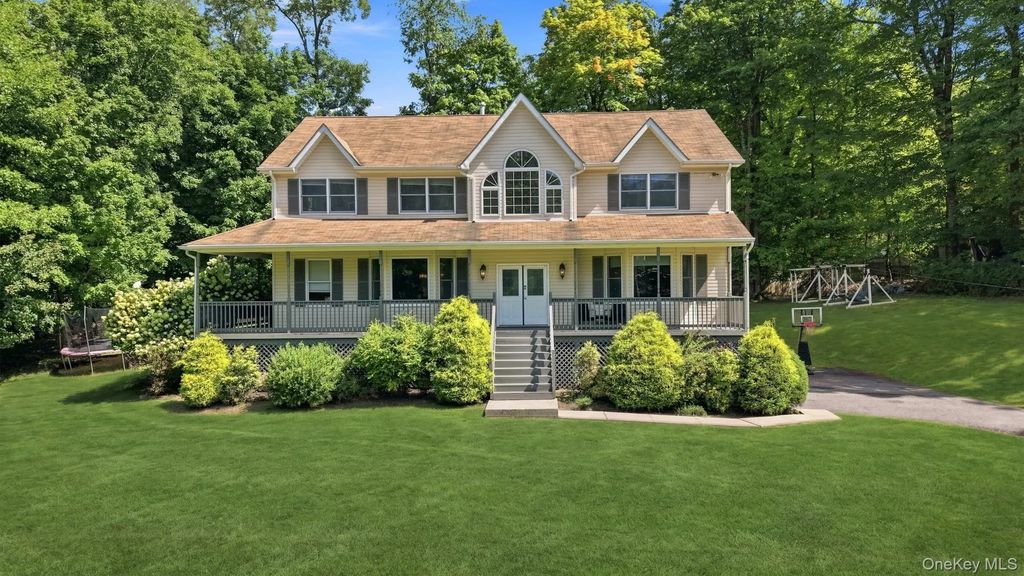 2 Belmar Court, Suffern