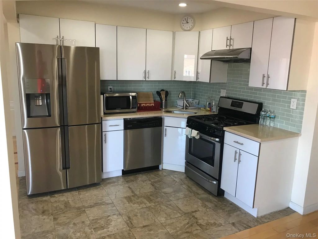 14328 41st Avenue # 7b, Flushing