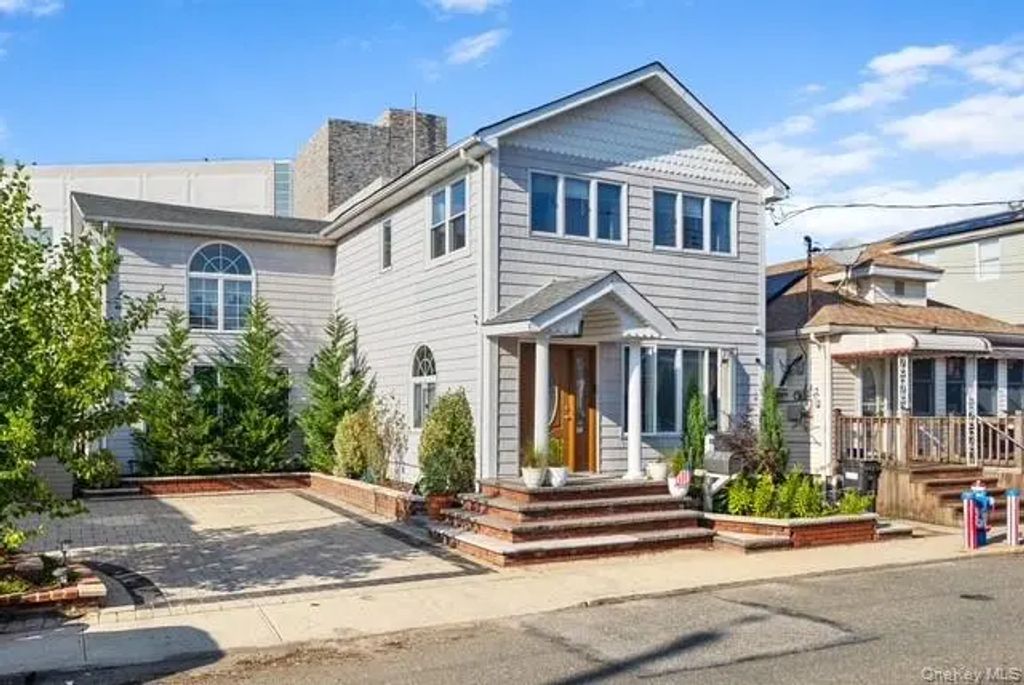 25 W 10th Road, Broad Channel