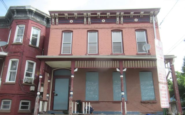 84 Benkard Avenue, Newburgh