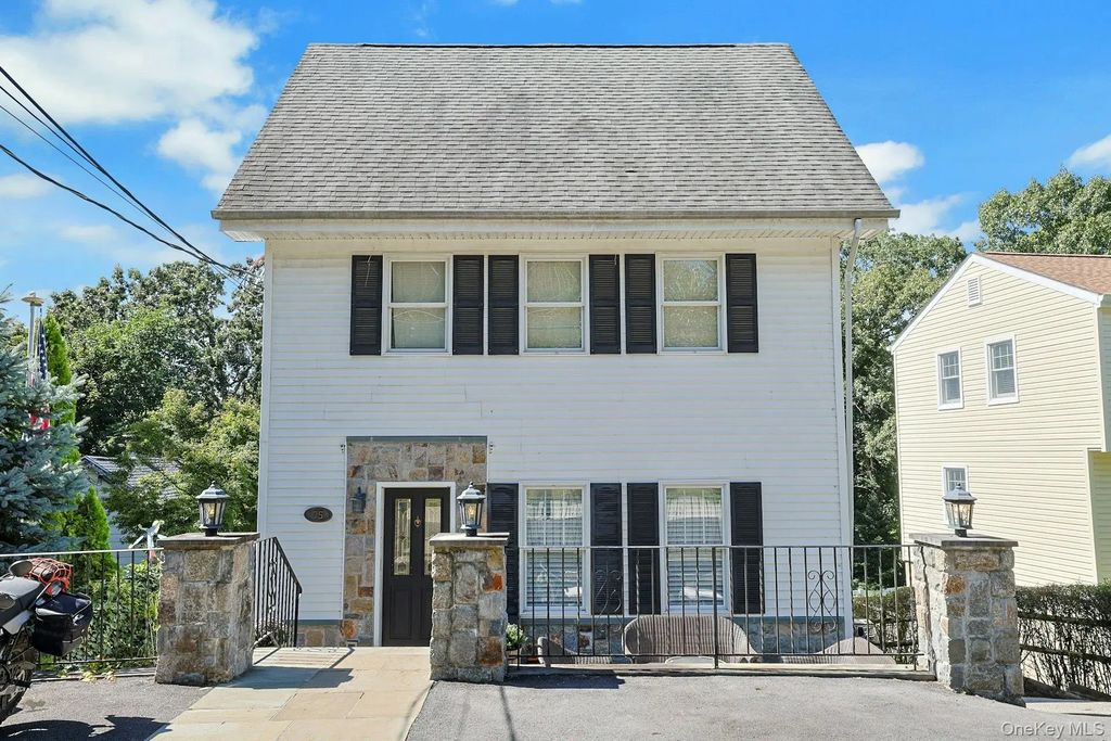75 Franklin Avenue, Valhalla