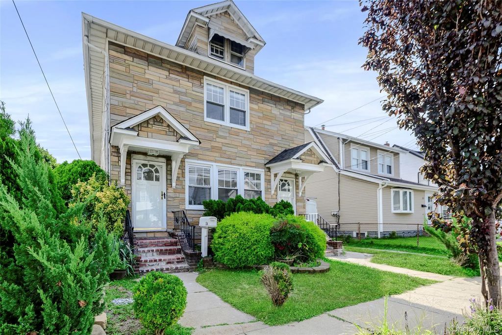 18 Watkins Street Unit 1, Lynbrook