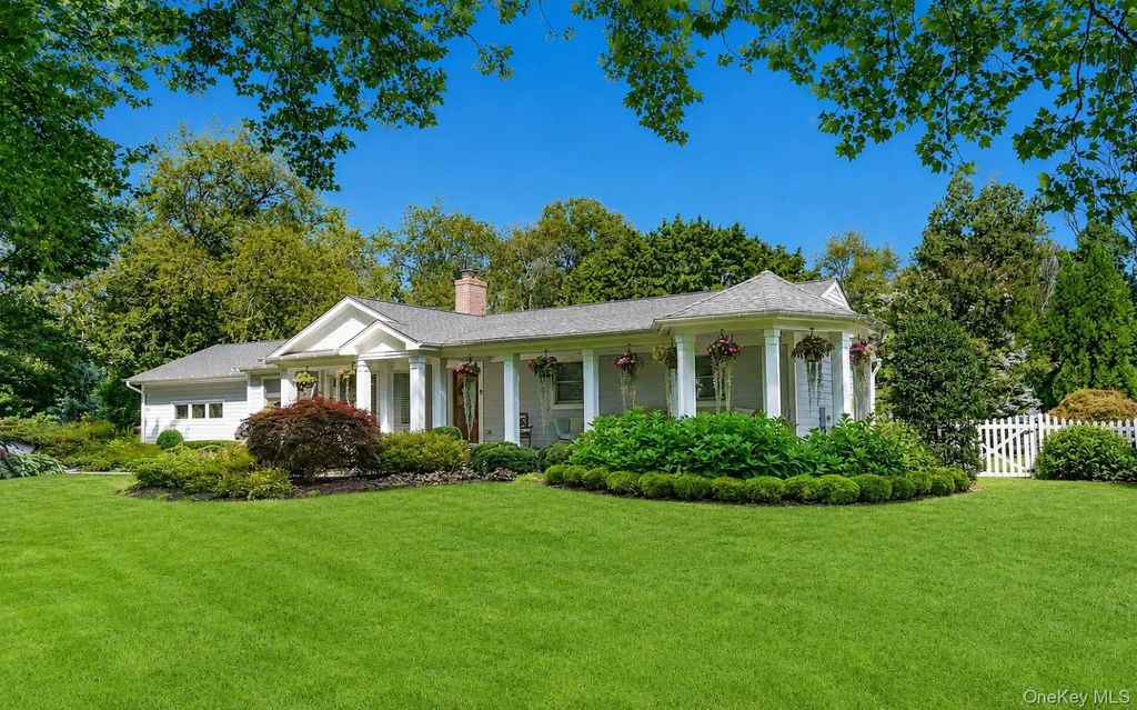 41 Snowball Drive, Cold Spring Harbor