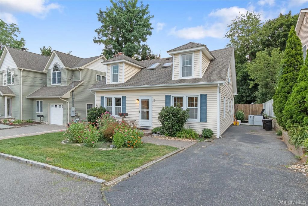 11 Bay Street, Bayville