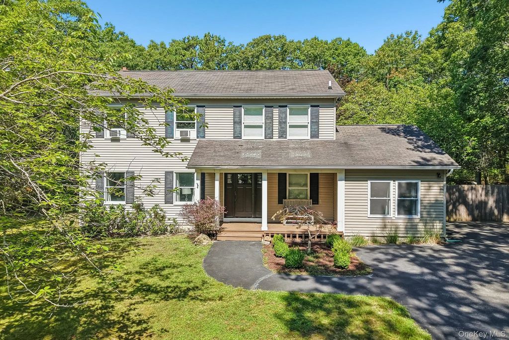 4 Wooded Lane, Hampton Bays
