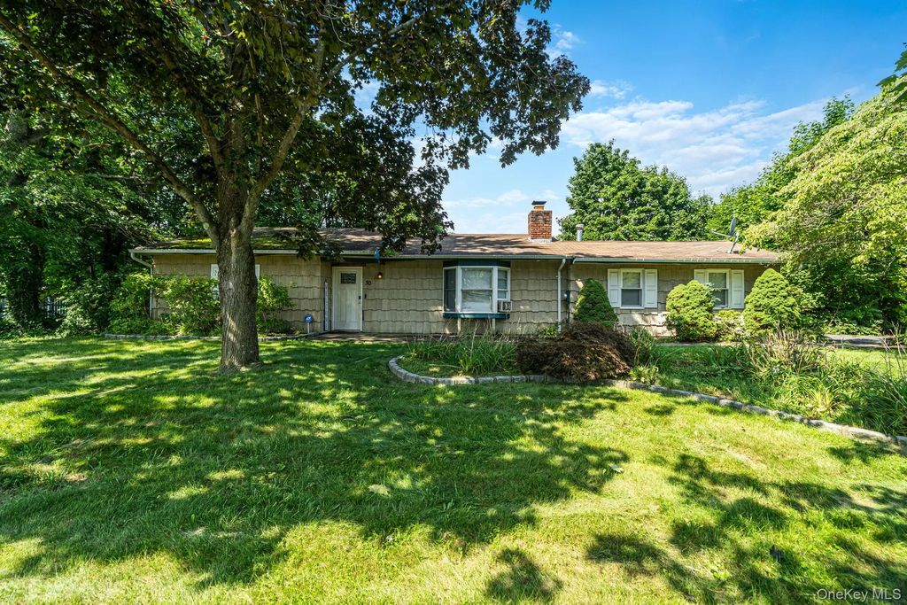 30 Ashland Street, Mount Sinai