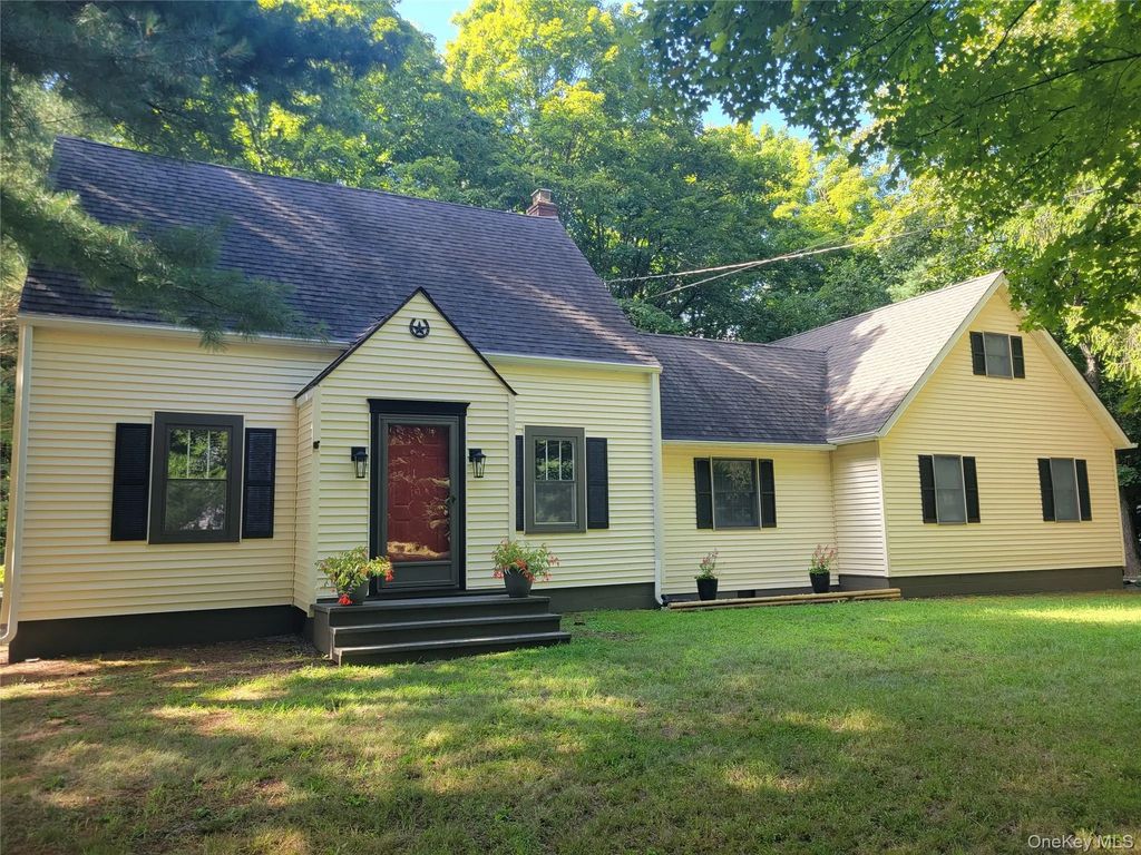 1078 Salt Point Turnpike, Pleasant Valley