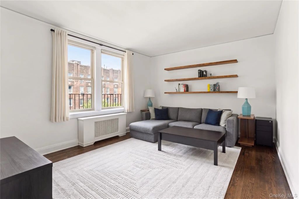 43-10 48th Avenue # 5r, Woodside
