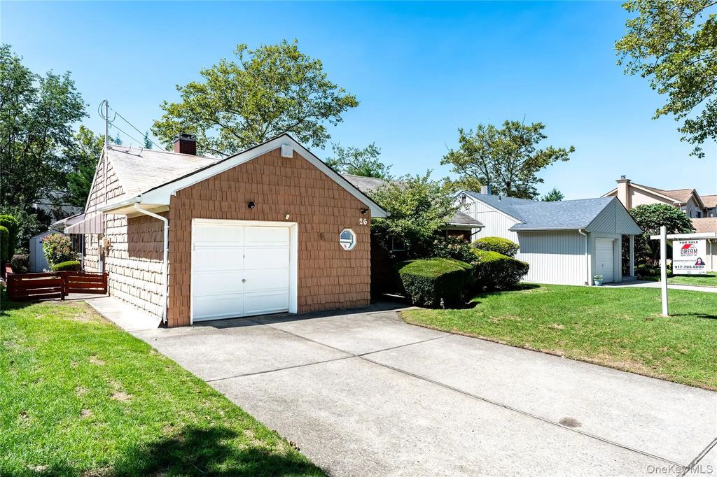 26 Sycamore Road, Valley Stream
