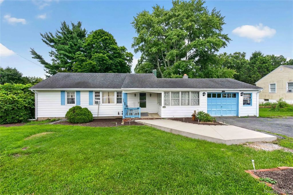 566 Lakeside Road, Newburgh