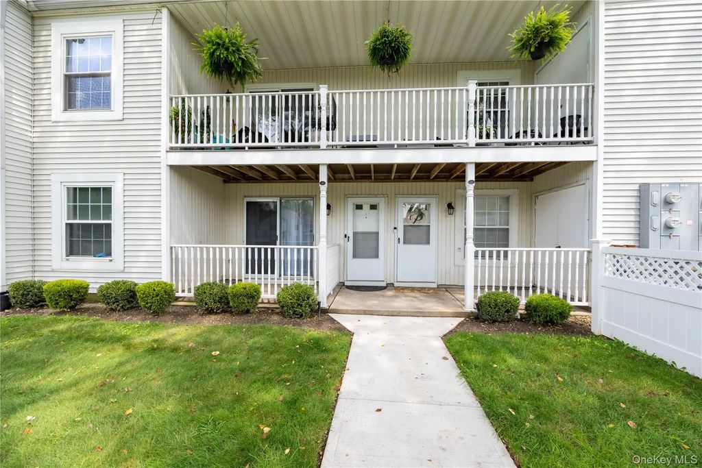 69 Fairview Circle, Middle Island