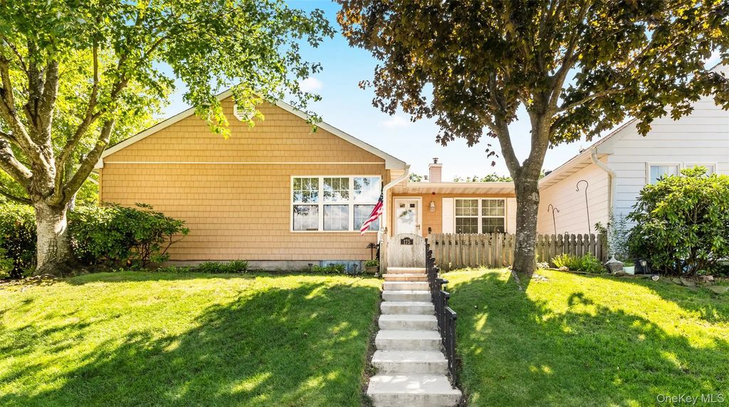 175 Theodore Drive, Coram