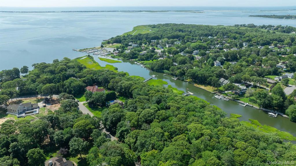 20 Inlet View Path, East Moriches
