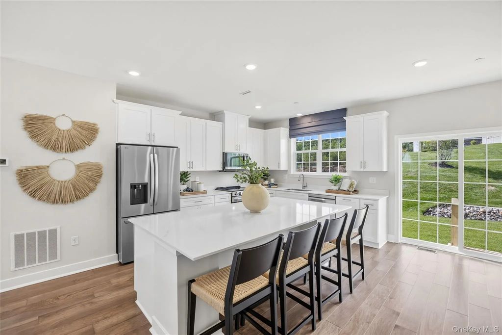 142 Pine Ridge Road, Tuxedo Park