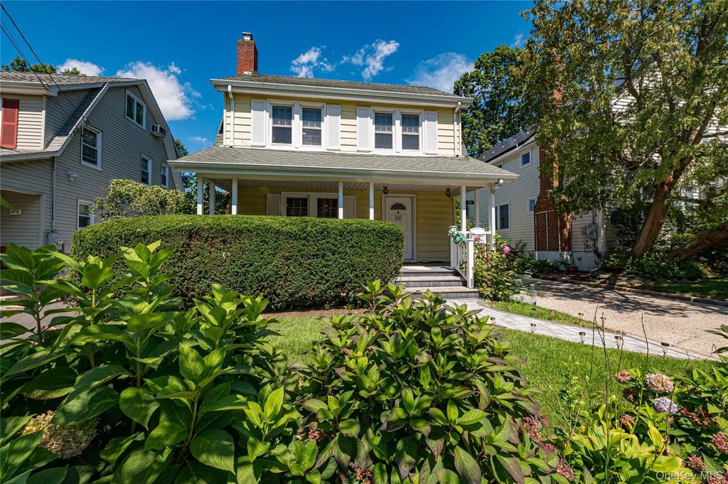 69 Bar Beach Road, Port Washington