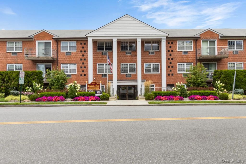 250 N Village Avenue # B 10, Rockville Centre