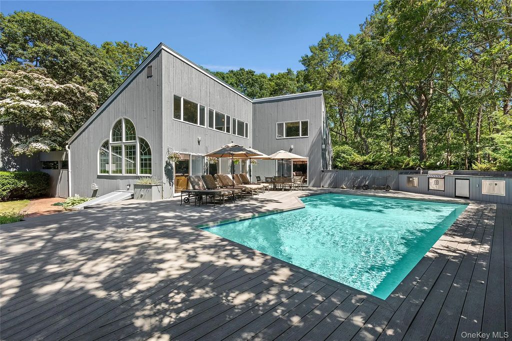 26 Pheasant Run, Quogue
