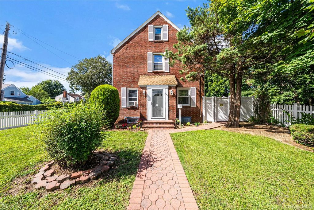 695 Front Street, Hempstead