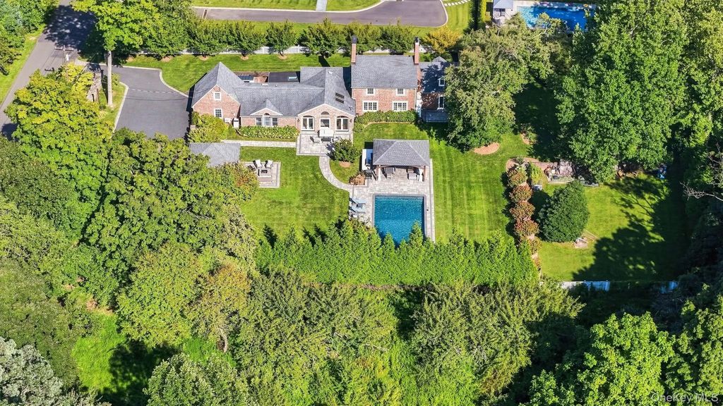 8 Rose Hill Road, Suffern