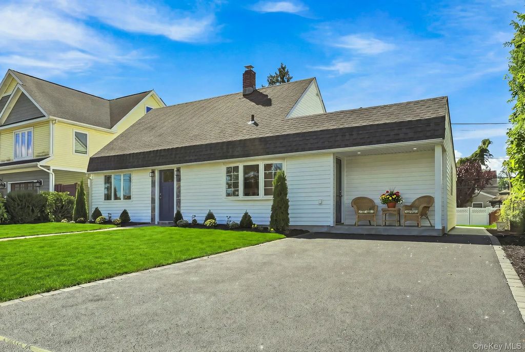 26 Birch Lane, Levittown
