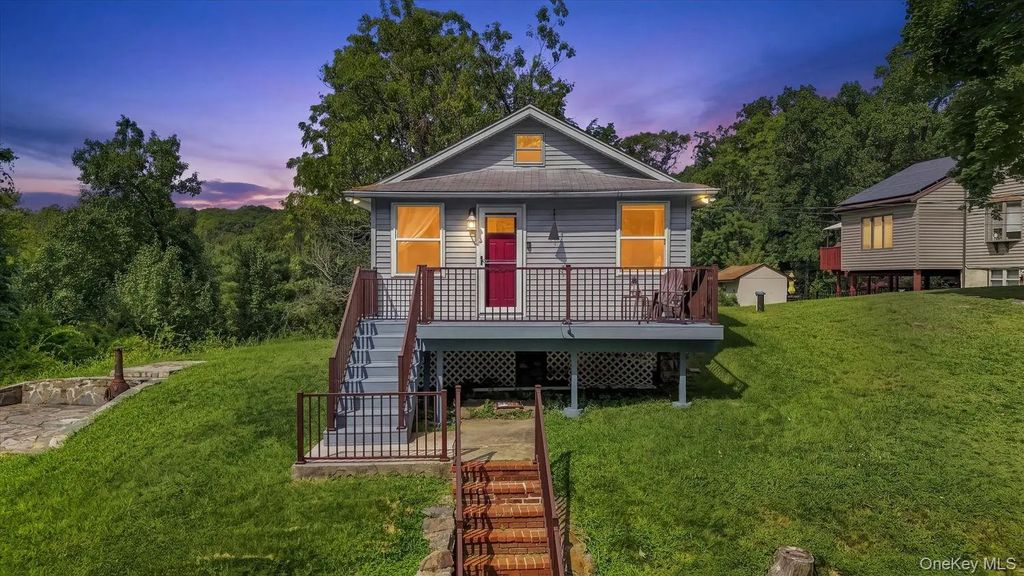 39 Buckberg Mountain Road, Tomkins Cove