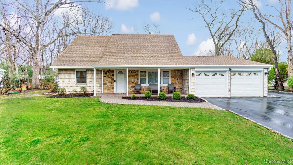 33 Spencer Lane, Stony Brook