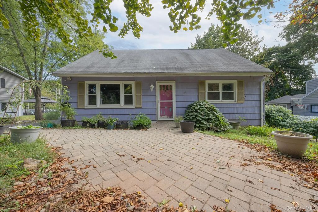 225 S Harrison Avenue, Congers