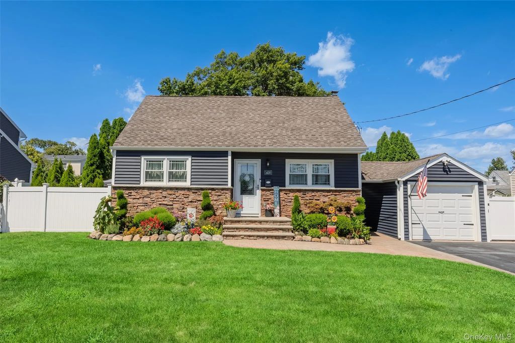 1430 12th Street, West Babylon