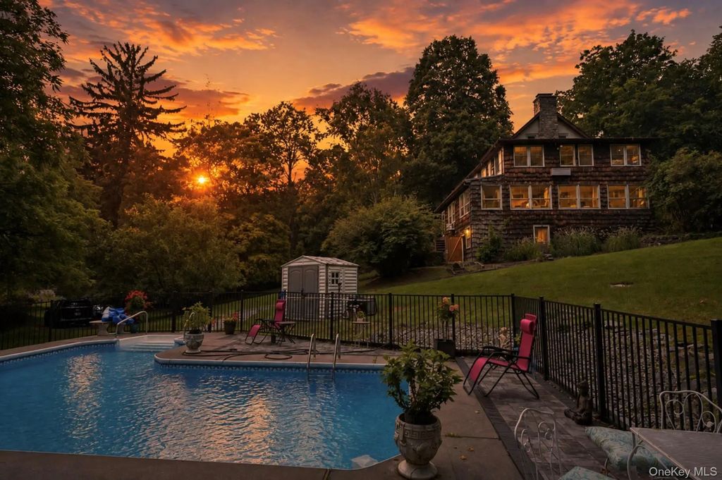 242 Seminary Hill Road, Carmel