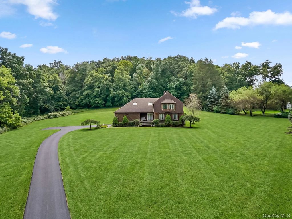 361 Rte 22, Goldens Bridge