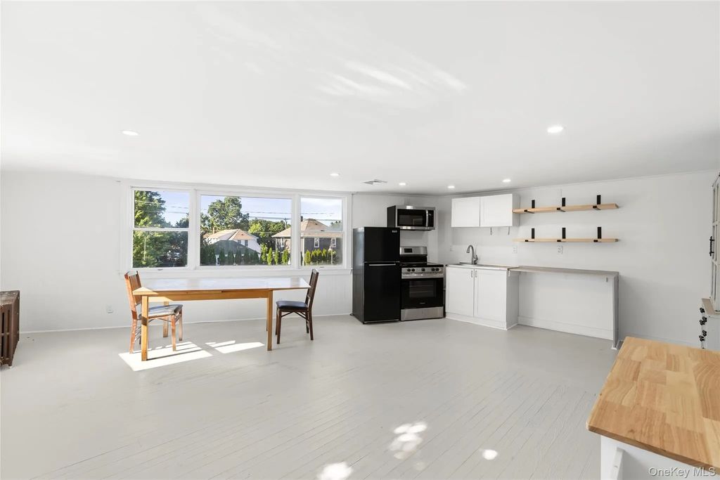 162 Mill Road # Unit 1, Westhampton Beach