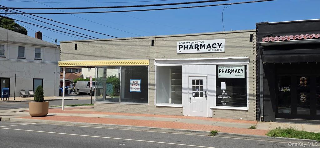 101 Manorhaven Boulevard, Port Washington