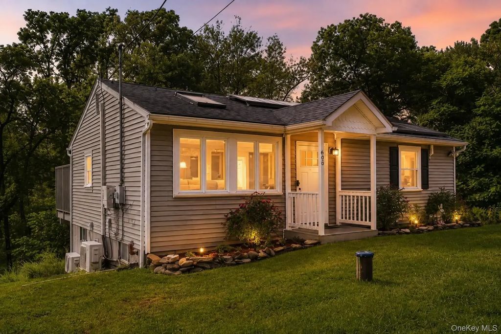 692 Mount Airy Road, New Windsor