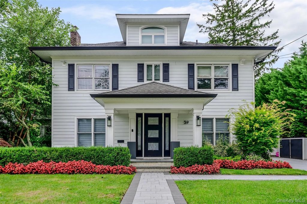 39 Burton Avenue, Woodmere