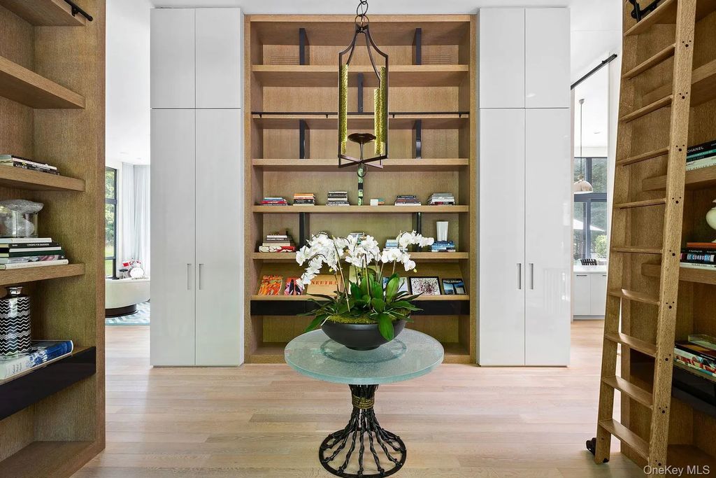 32 Neck Path, East Hampton