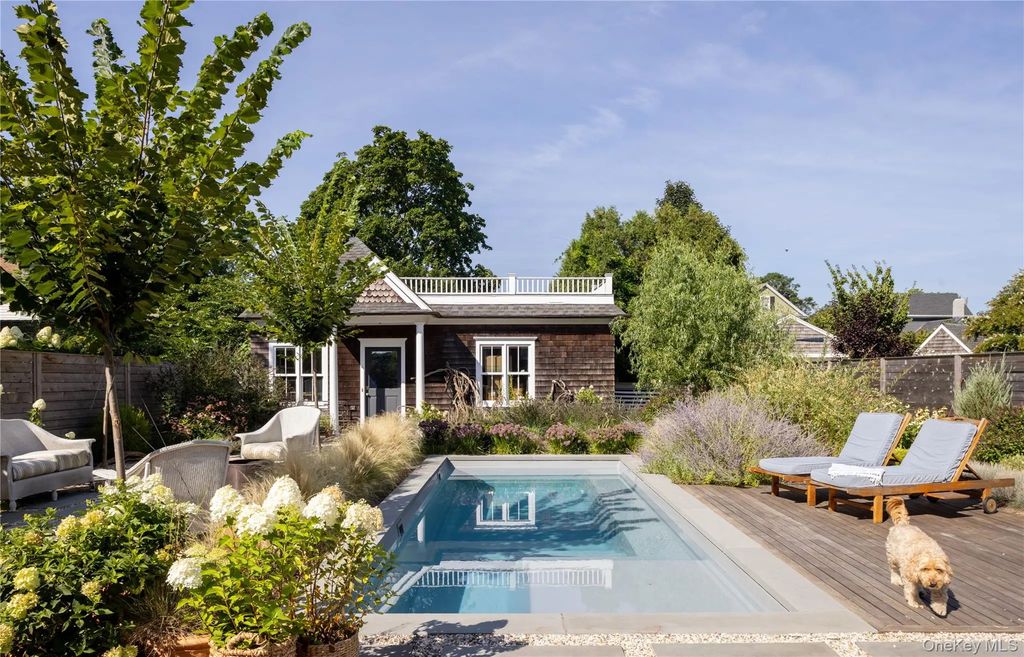 611 1st Street, Greenport