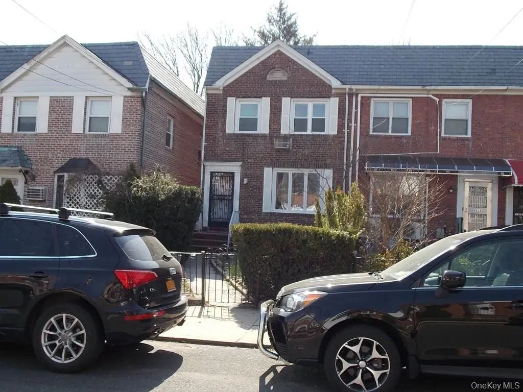 8214 60th Road, Middle Village