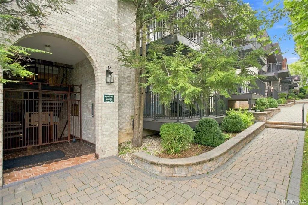 107 N Broadway # 205b, White Plains
