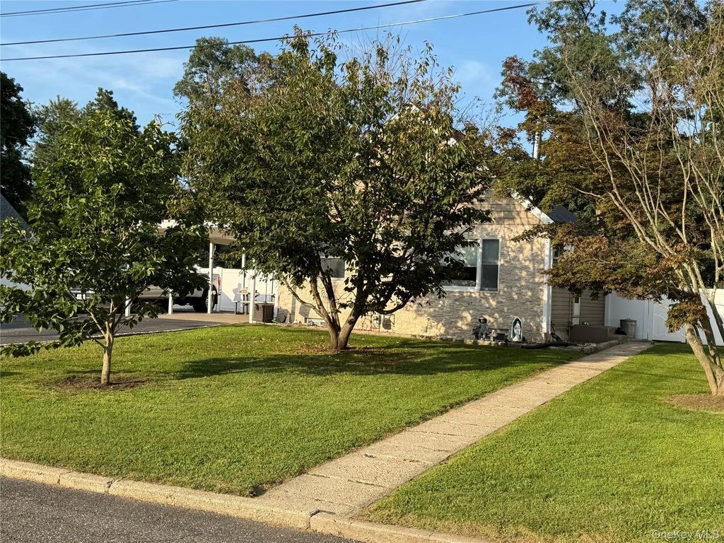 7 Crystal Lane, Brentwood