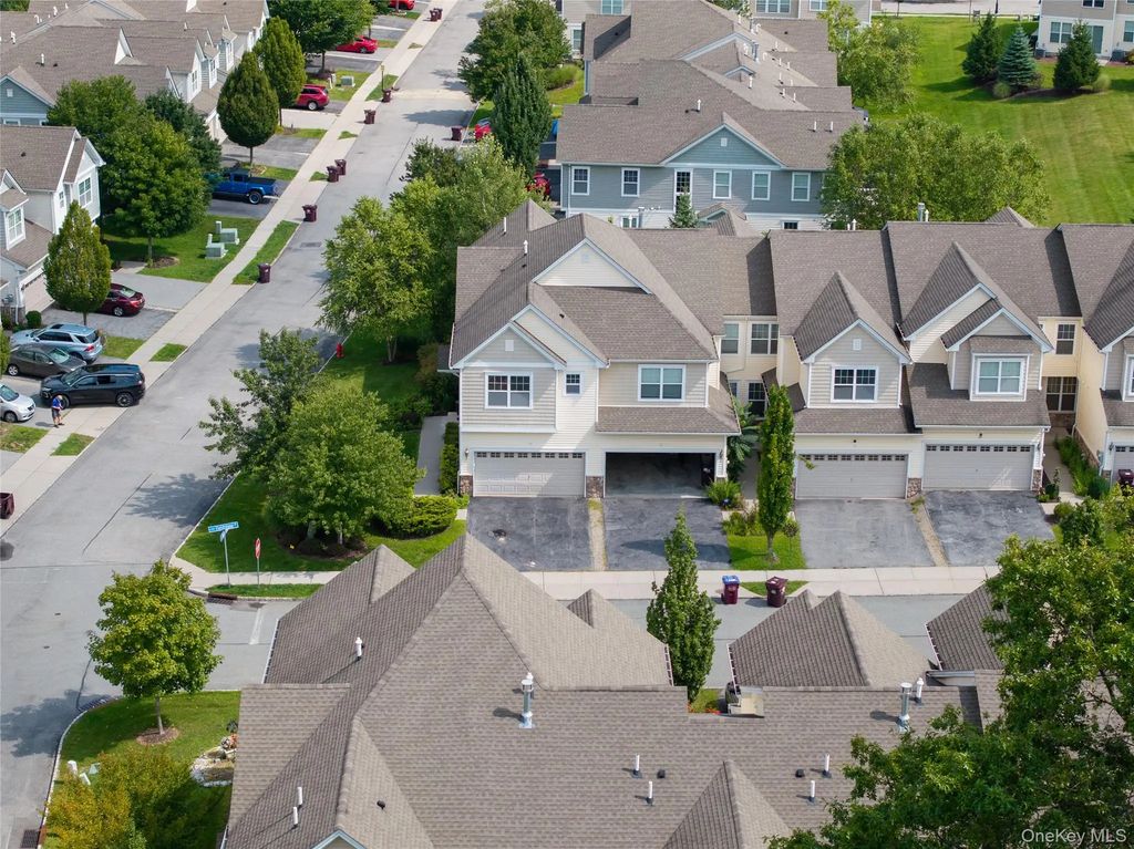 34 Field Stone Drive, Middletown