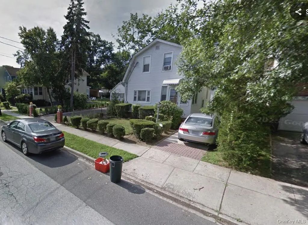 528 Maple Street, West Hempstead
