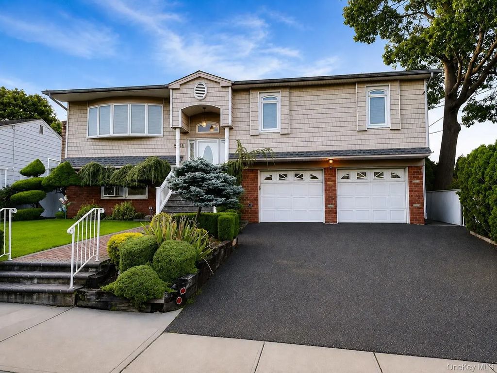 586 Harless Place, West Hempstead