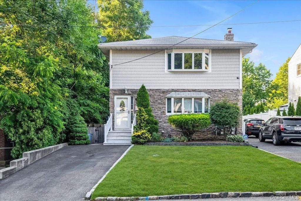 49 Neulist Avenue # 2nd Fl, Port Washington