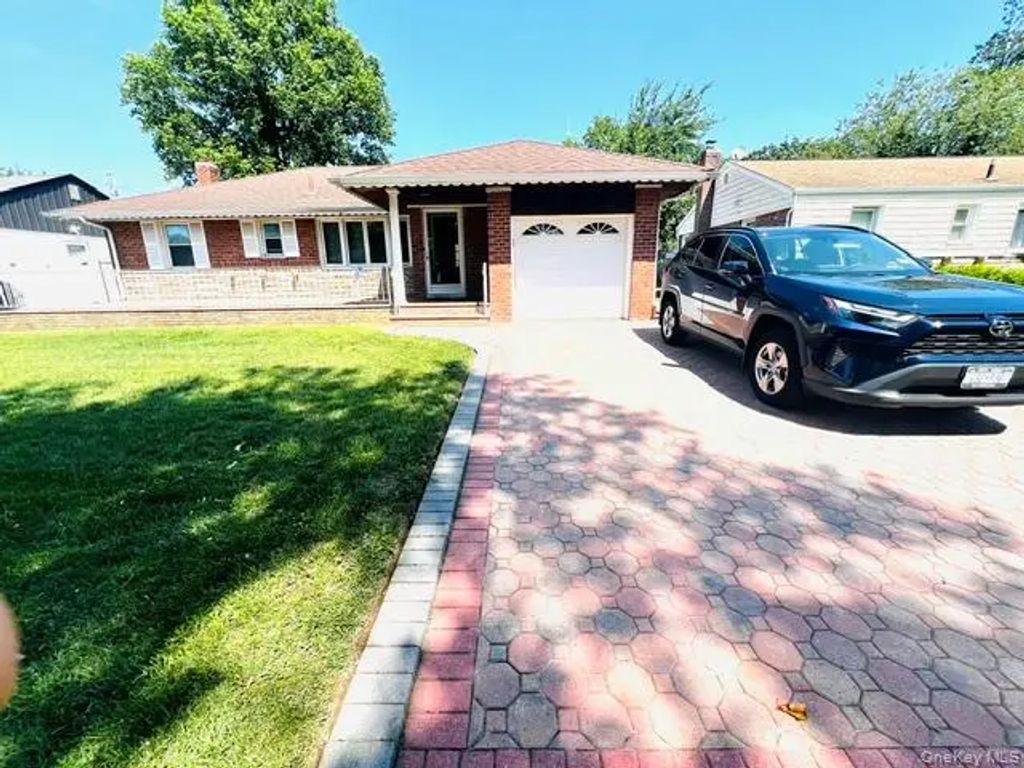 819 Dean Drive, Baldwin