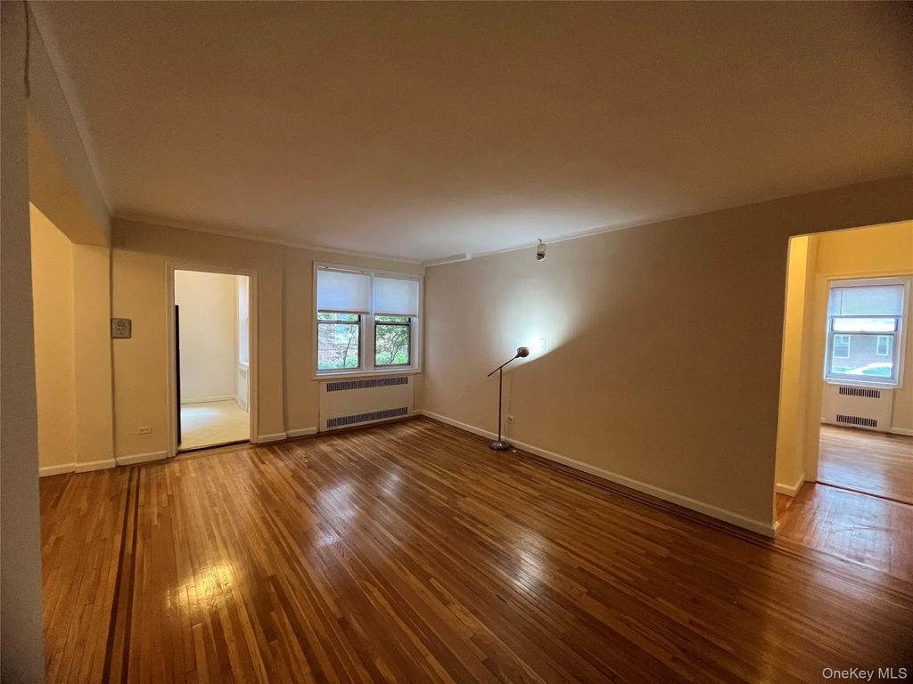 65-74 Saunders Street # 1f, Rego Park