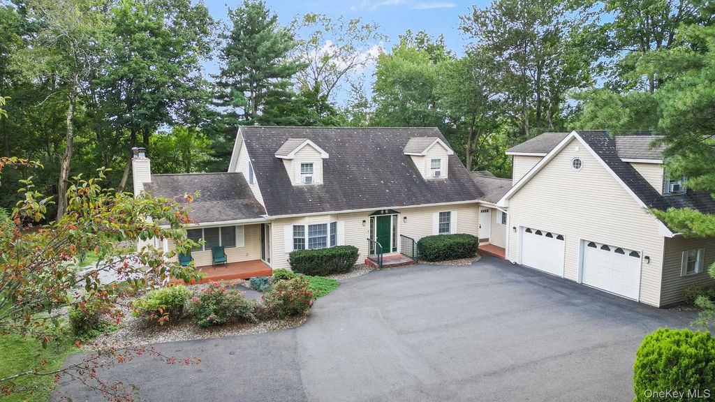 67 Meadow Hill Road, Newburgh