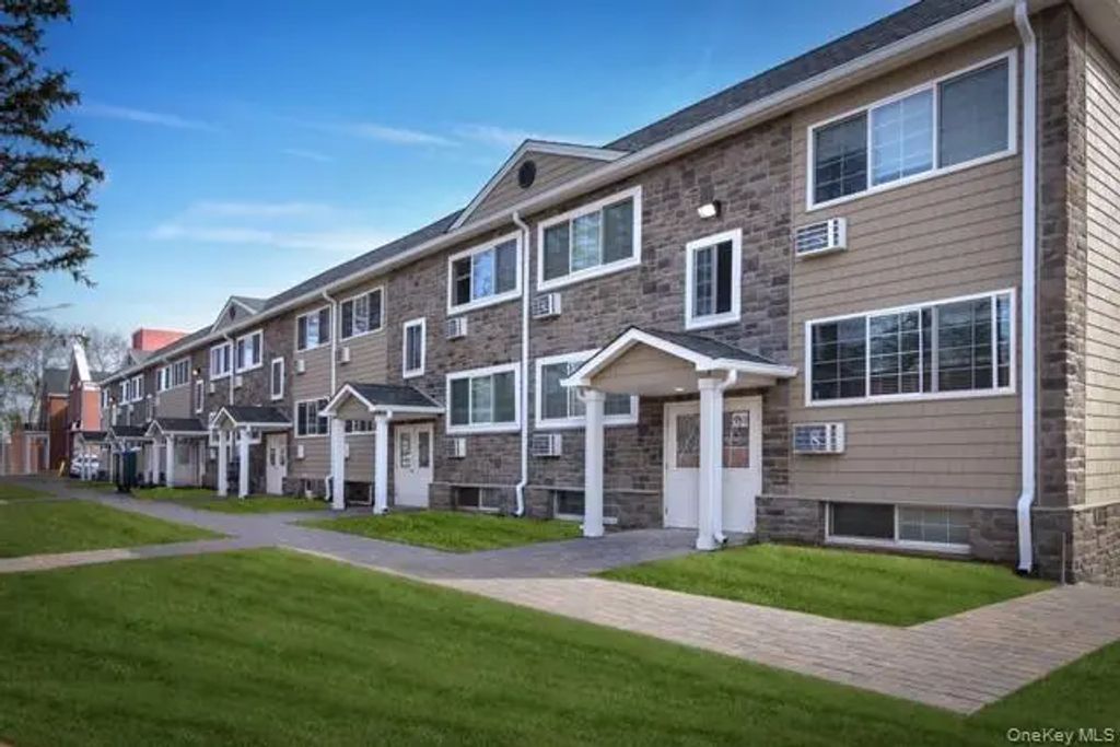 146 Covert Avenue # H6, Stewart Manor