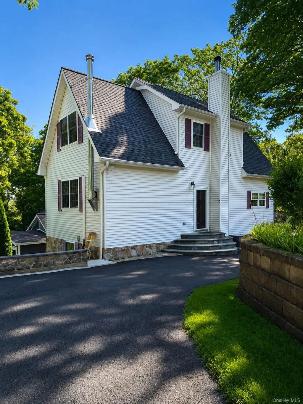 10 Jay Court, Carmel