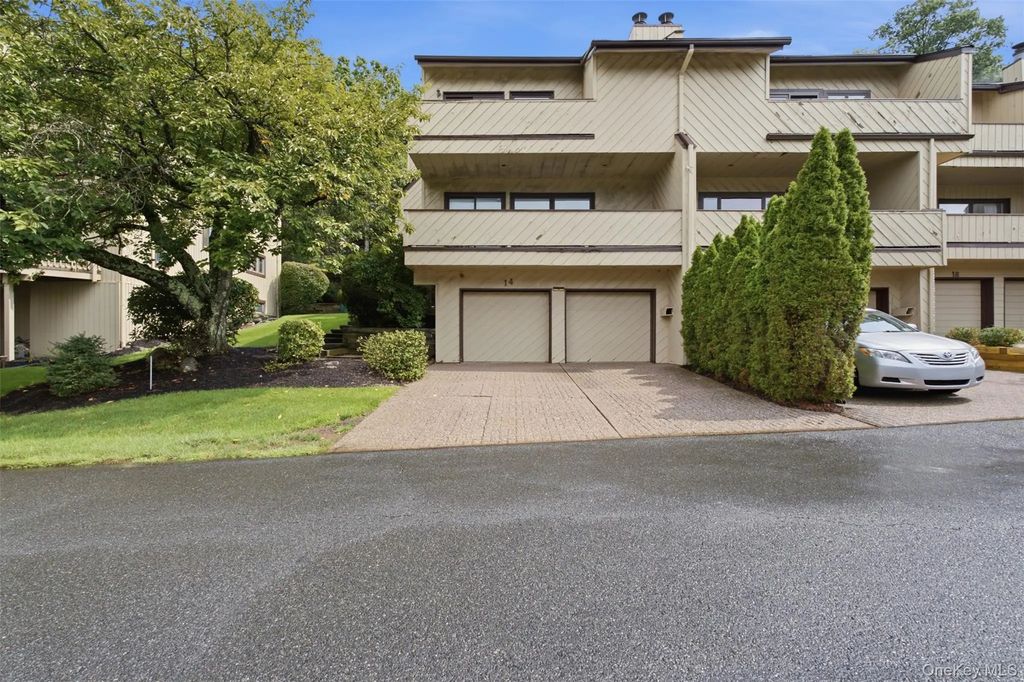 14 Dakota Court, Suffern