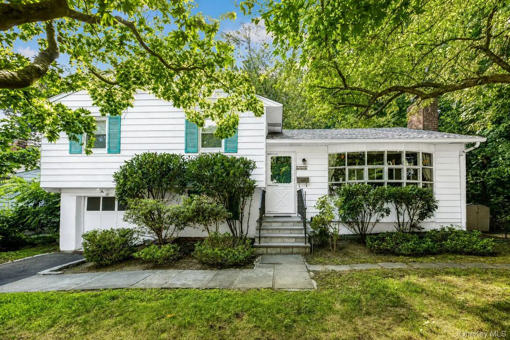 13 Vista Place, Hartsdale